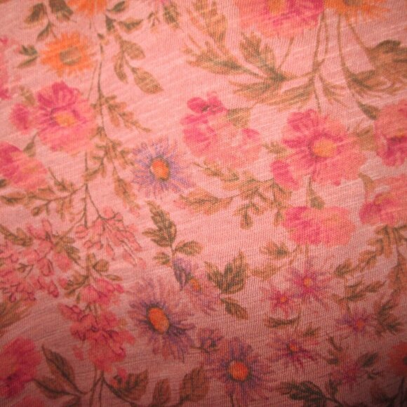 NWT Old Navy EveryWear Printed V-Neck Tee T-Shirt Desert Sun Pink Floral Women S - Picture 5 of 6